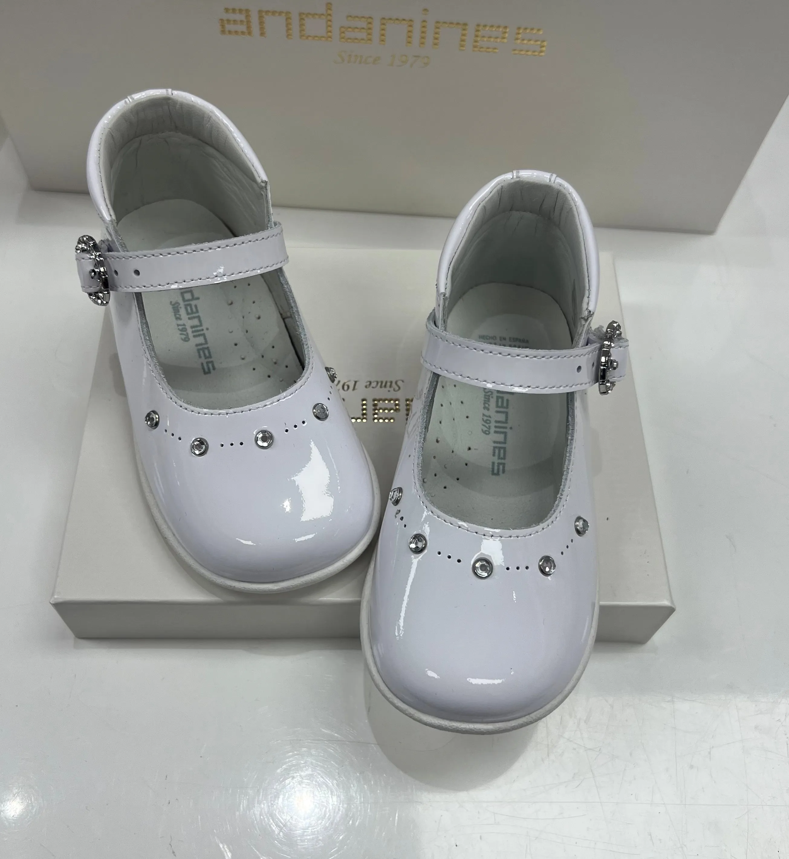 232250 Patent White Andanines