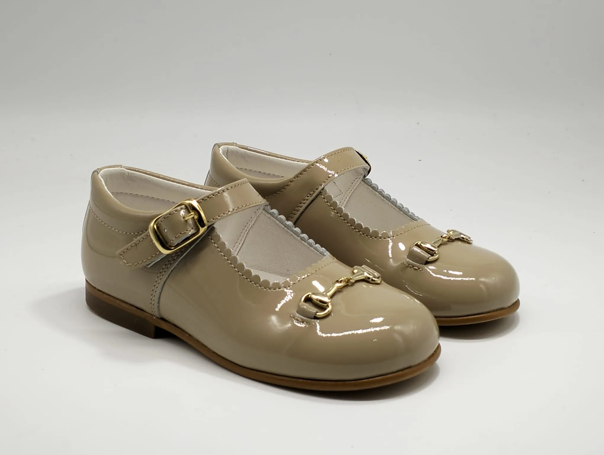 6270-2 Camel Tan Shoe with Horsebit.