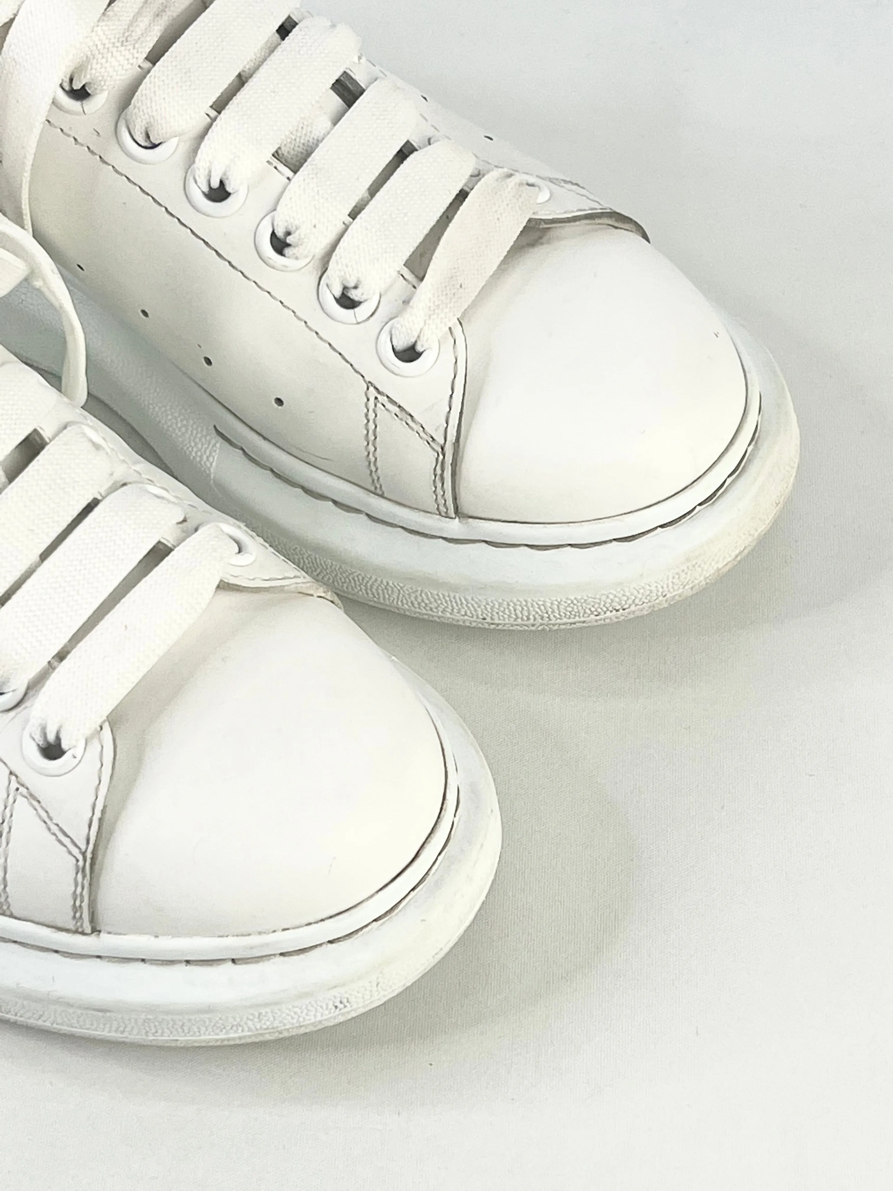 Alexander McQueen White 'Oversize' Leather Sneakers - EU39