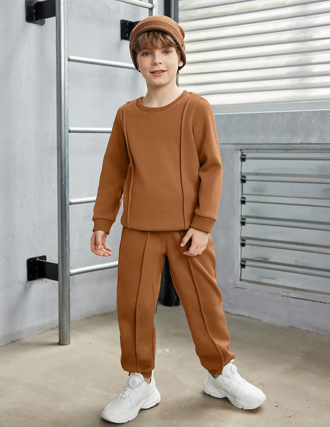 Arshiner Boys Round Neck Long Sleeve Sweatshirt and Pants Set