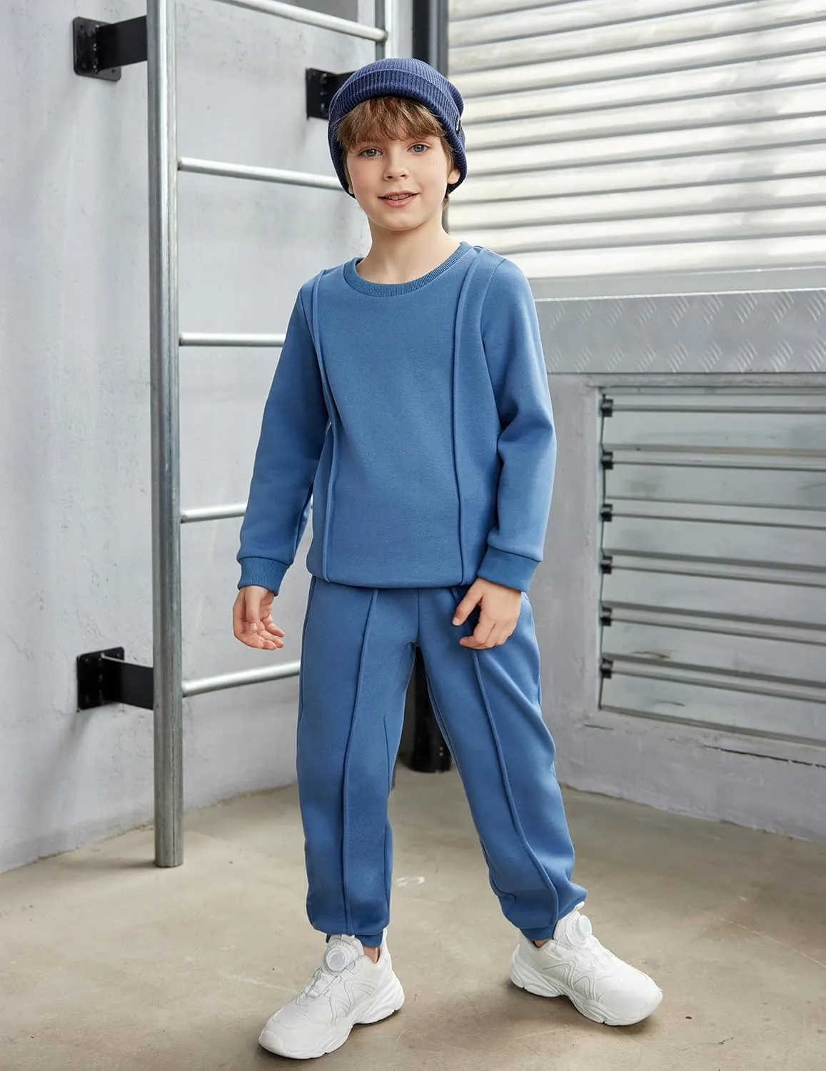 Arshiner Boys Round Neck Long Sleeve Sweatshirt and Pants Set