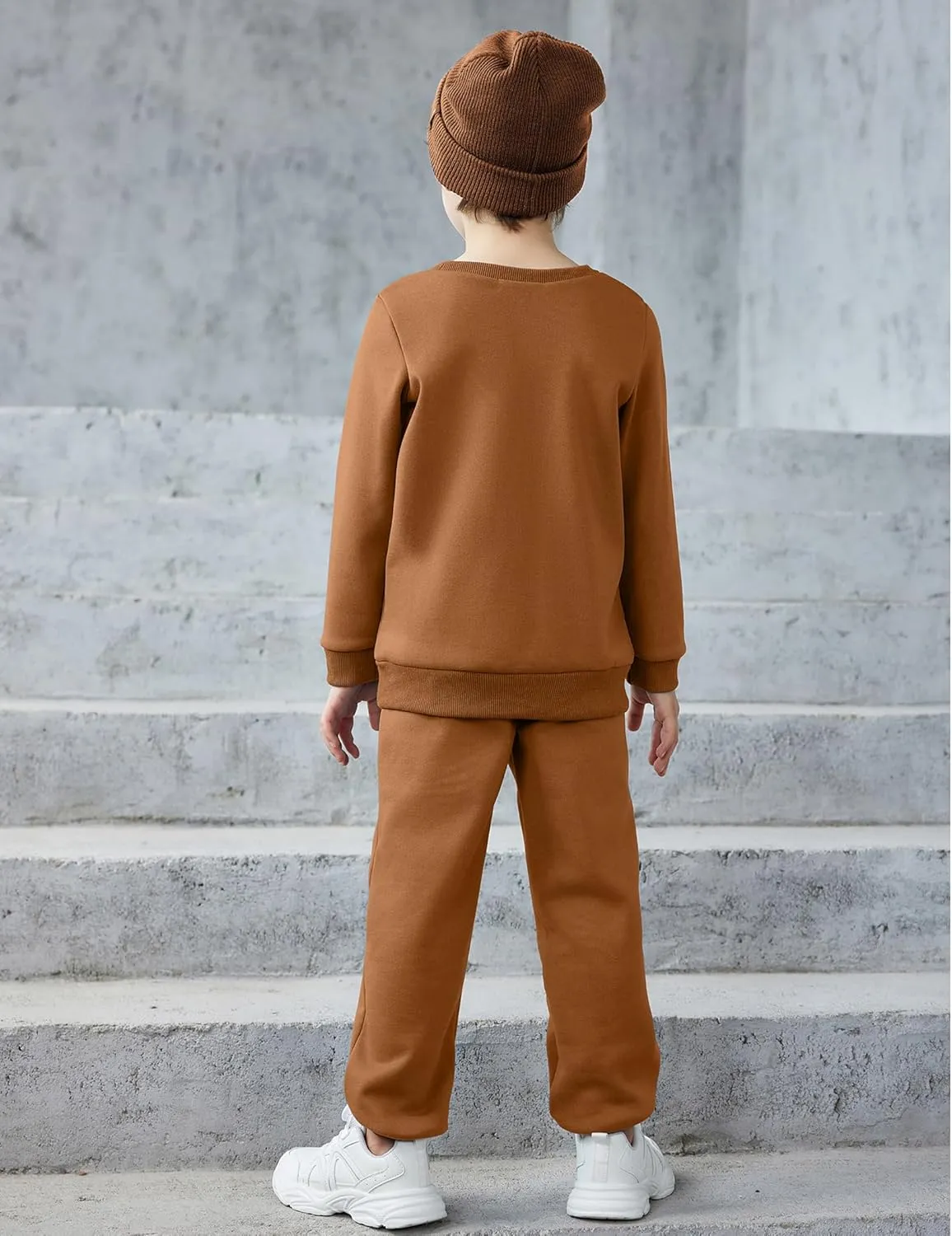 Arshiner Boys Round Neck Long Sleeve Sweatshirt and Pants Set