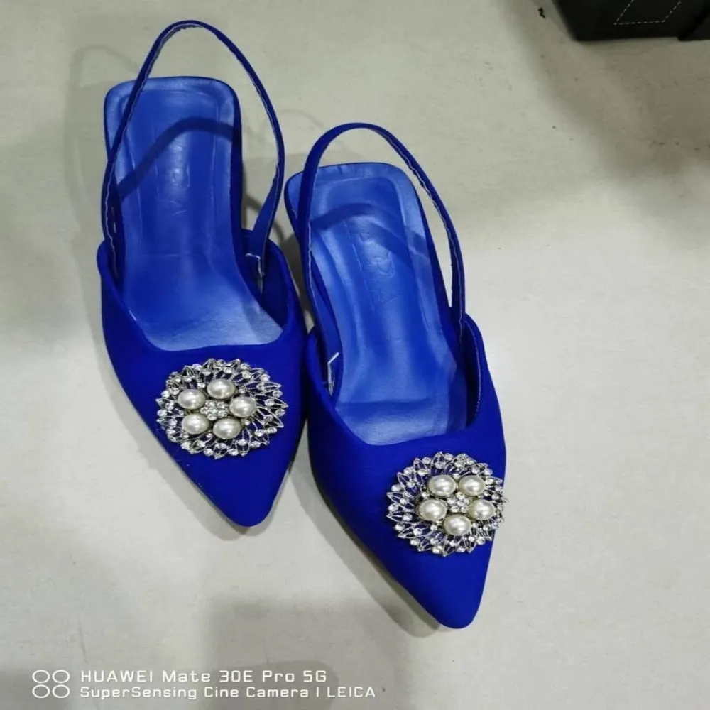 Brightly Rhinestones Pointed Sandals