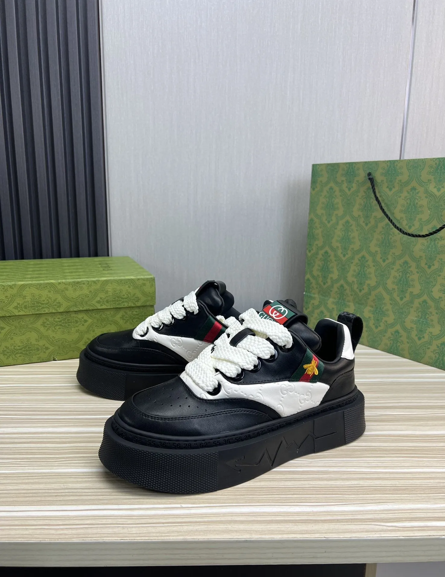 GG SNEAKERS WHITE BLACK