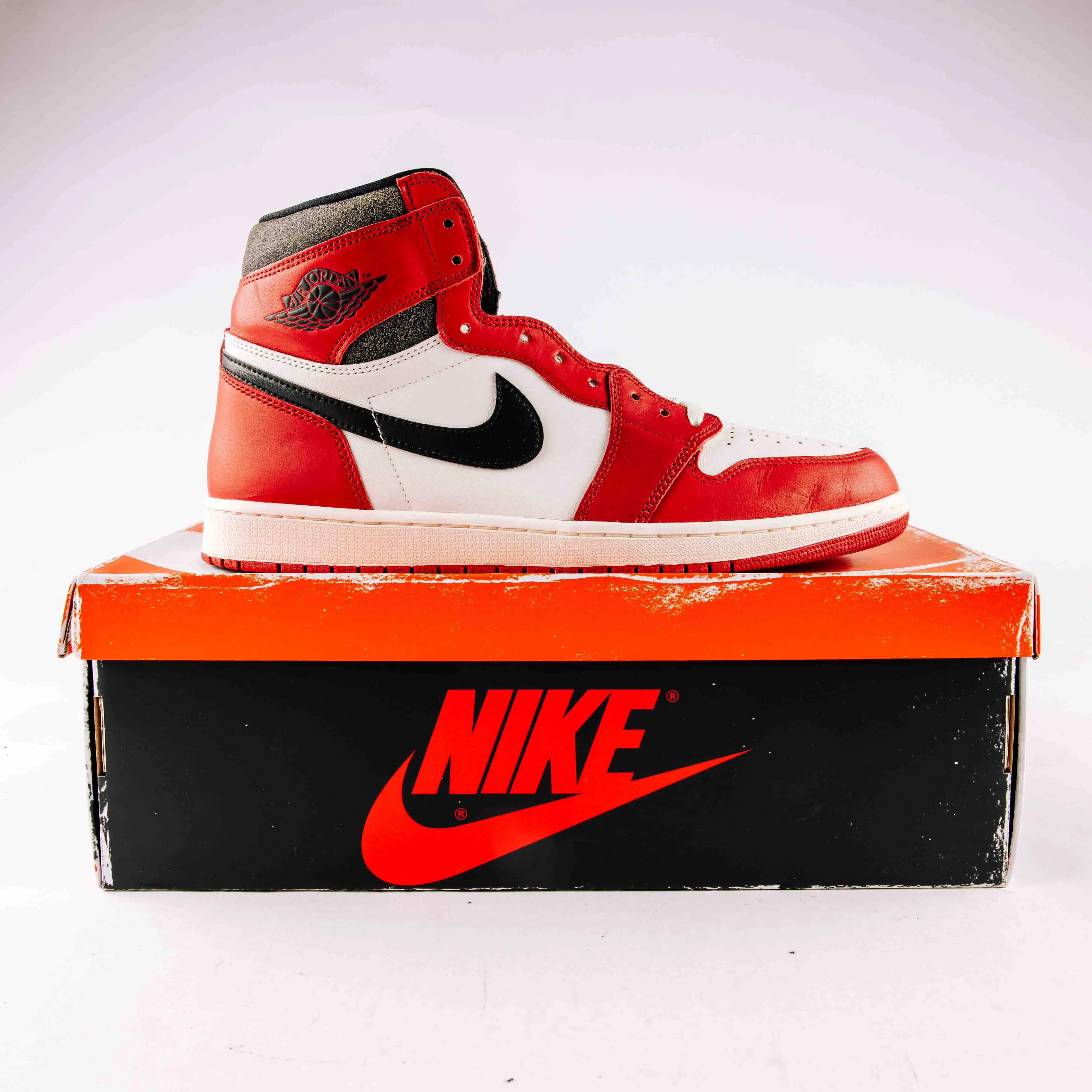 Jordan 1 Retro High OG Chicago Lost and Found - Used - 0754