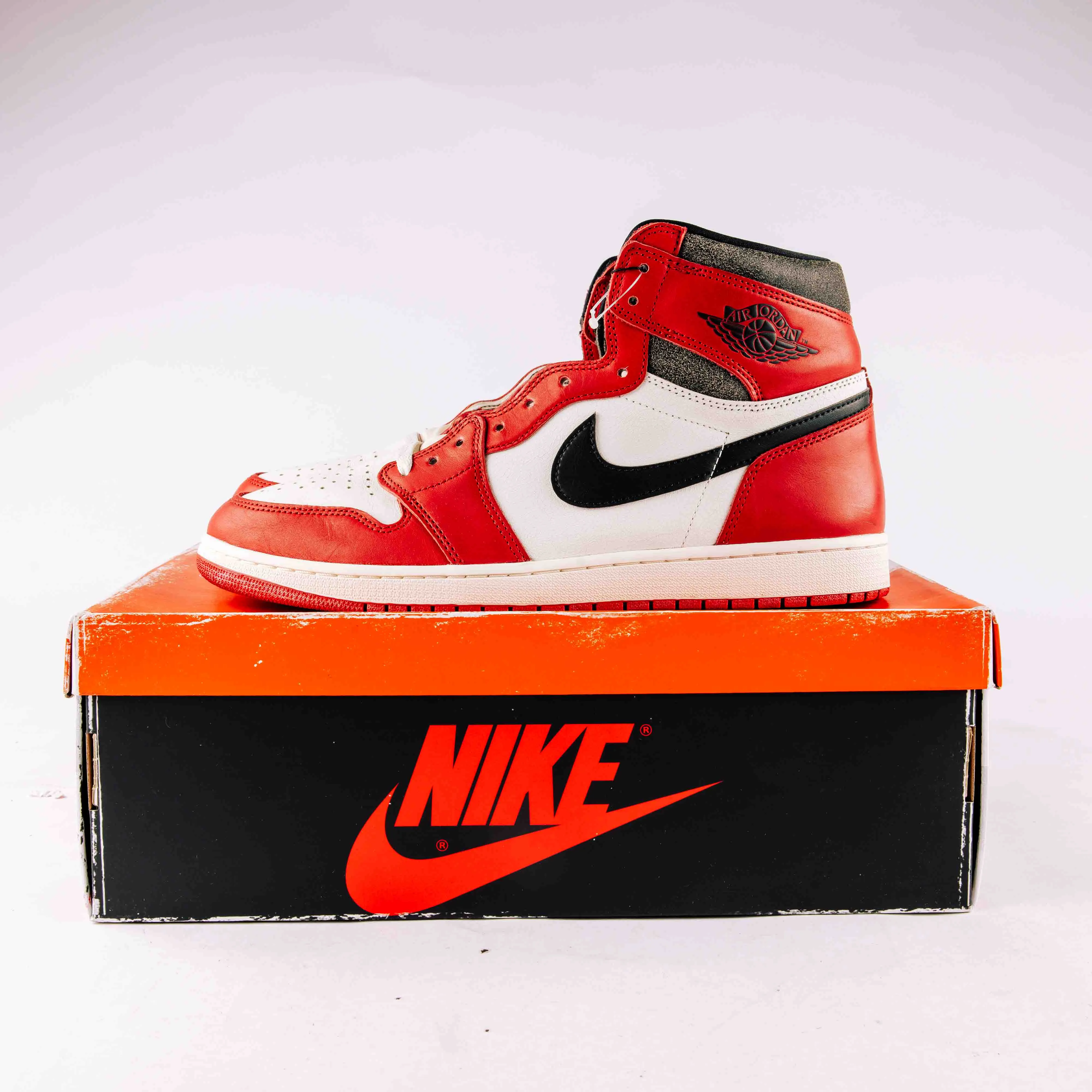 Jordan 1 Retro High OG Chicago Lost and Found - Used - 0754