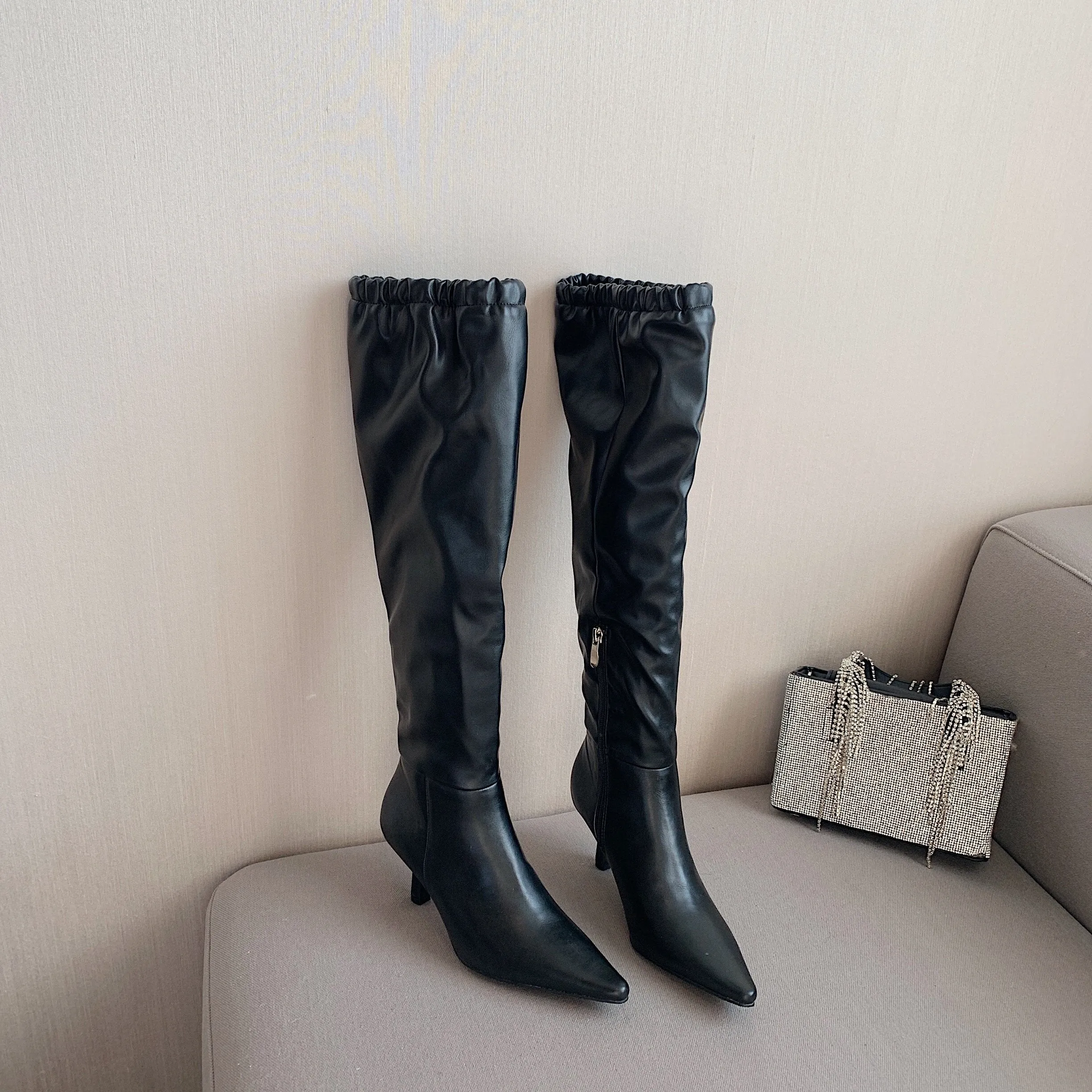 Pointed Toe Side Zip Boots