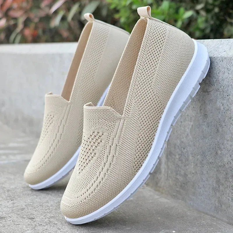 Spring/Summer Women's New Casual Single Shoes, Old Beijing Cloth Shoes, Soft Sole, Mom's Flat Shoes, 2024