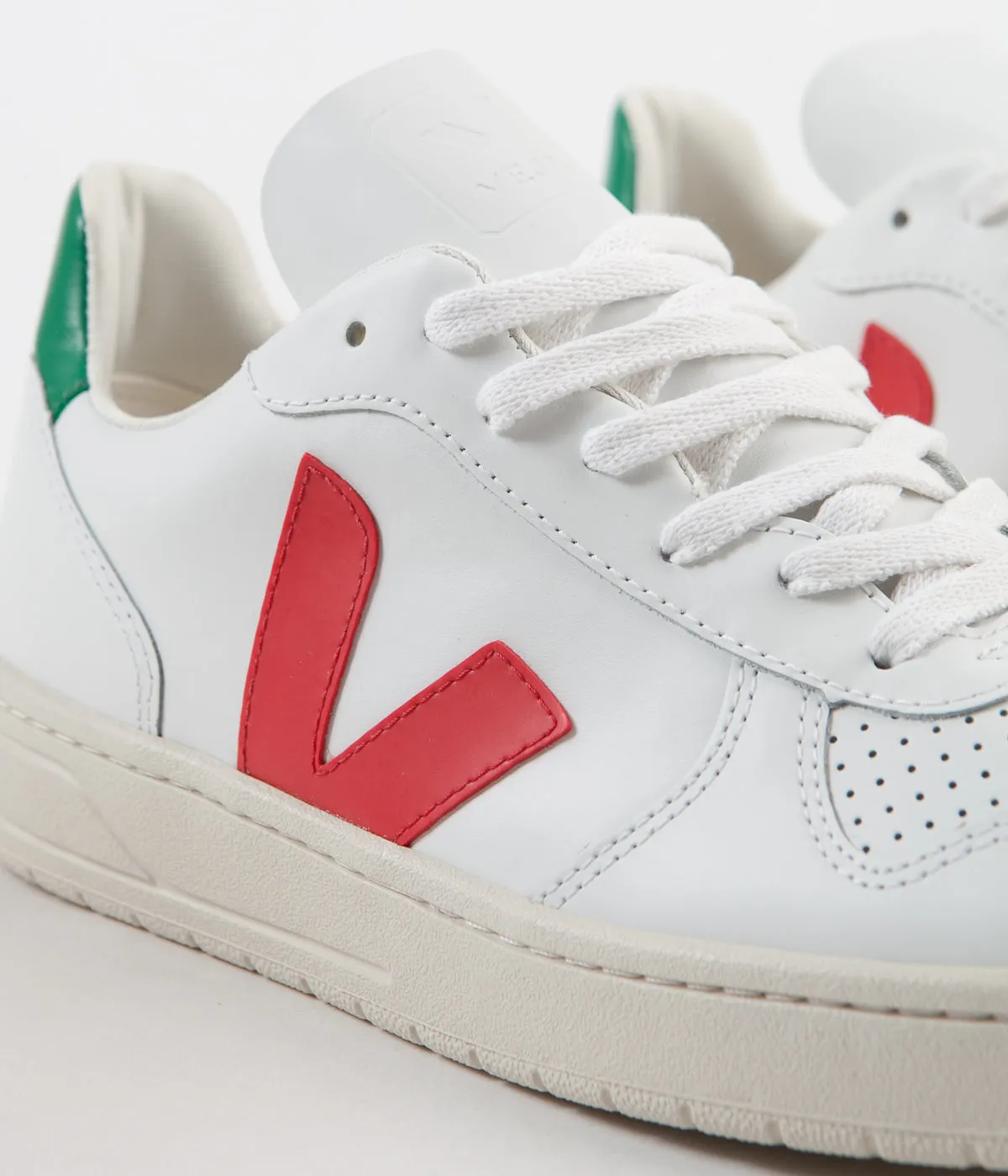 Veja V-10 Leather Shoes - Extra White / Pekin / Emeraude